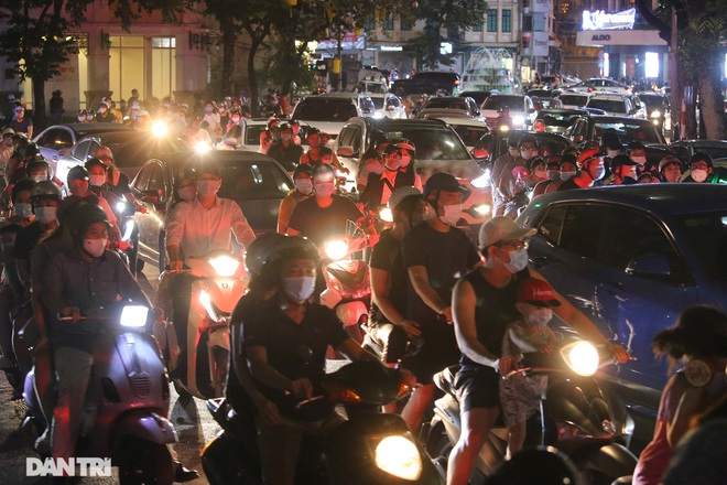 Vui thôi, xin đừng vui quá